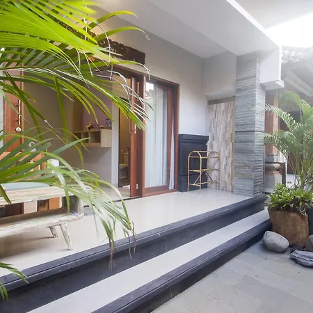 Hotel Nang Ade House