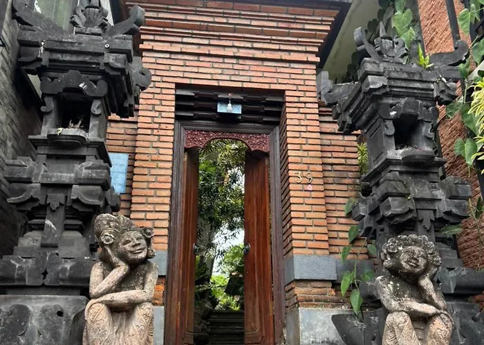Nang Ade House